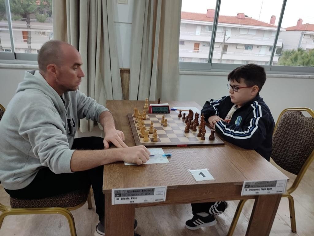 Kupa koleksiyoneri...Satrançta dünyanın şampiyonu oldu, teklif yağıyor