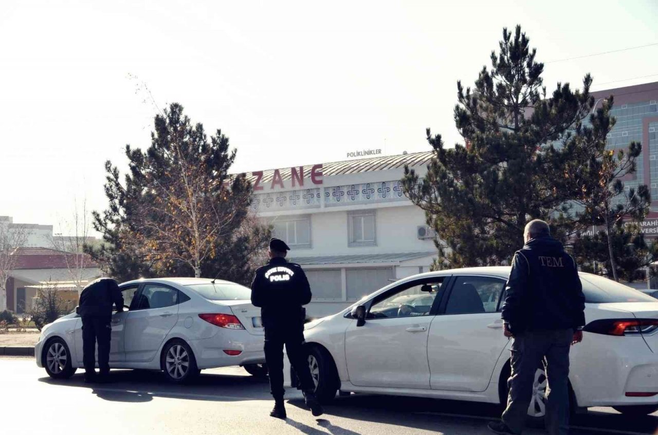 Afyonkarahisar’da ‘Düzensiz Göç ile Mücadele ve Huzur Uygulaması’