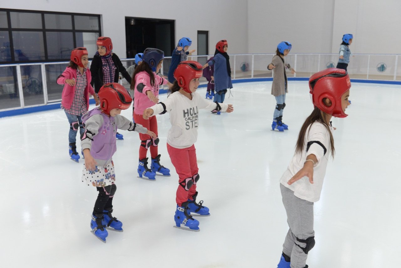 Buz pistinde halk günleri başlıyor