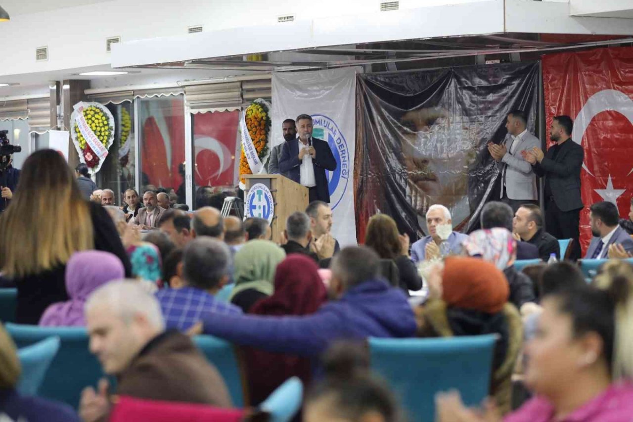 Erzurumlulardan Başkan Sandal’a meşaleli karşılama