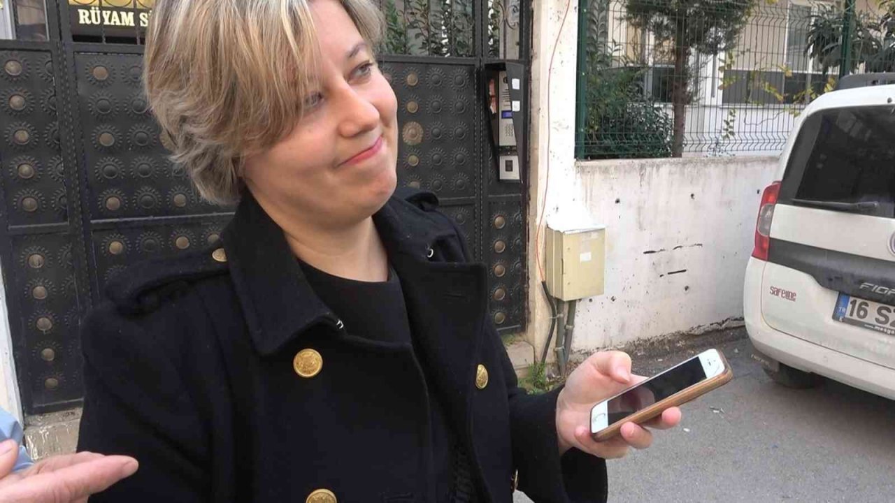 Öğretmenin ev hayallerini yıktılar...Kendi evinde kiracı oldu