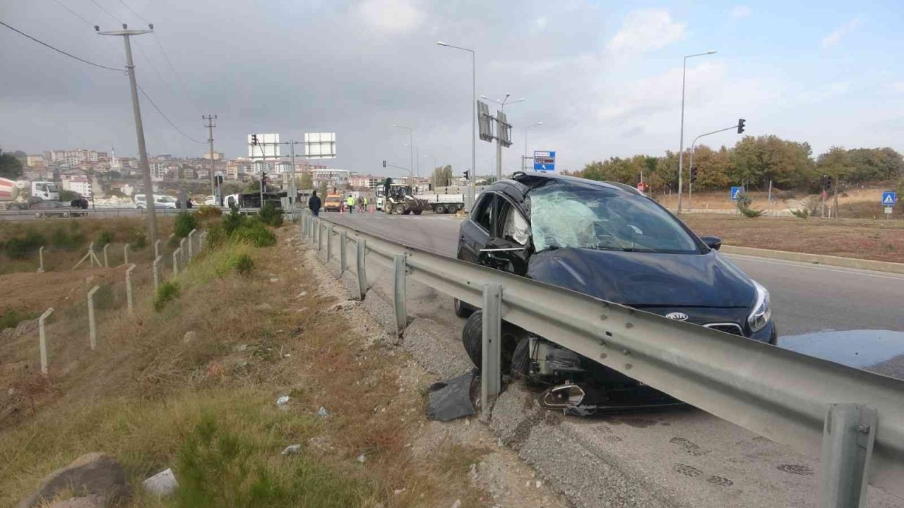 Minibüs ile otomobil çarpıştı:6 yaralı