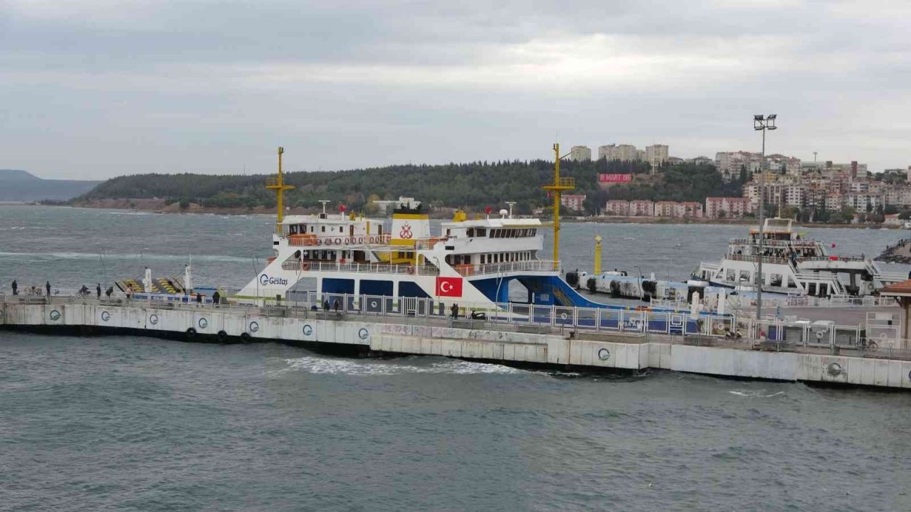 Gökçeada ve Bozcaada’ya yarınki feribot seferlerine fırtına engeli