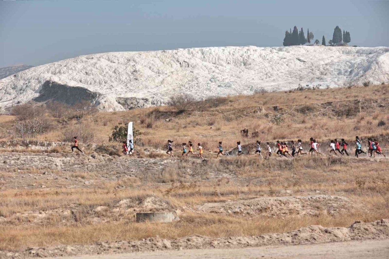 Kros heyecanı Pamukkale’de yaşandı