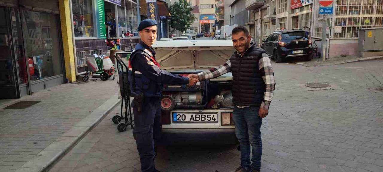 Çalıştıkları yerlerden hırsızlık yaptılar