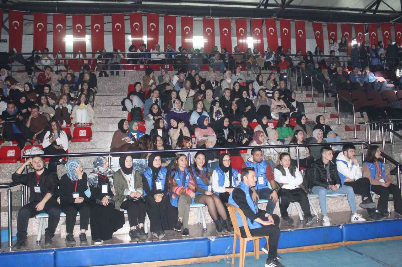 Bileti ’kitap’ olan konserin ikincisi düzenlendi