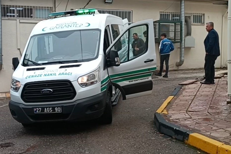 Yangında dumandan etkilenen 4 yaşındaki Ebrar kurtarılamadı