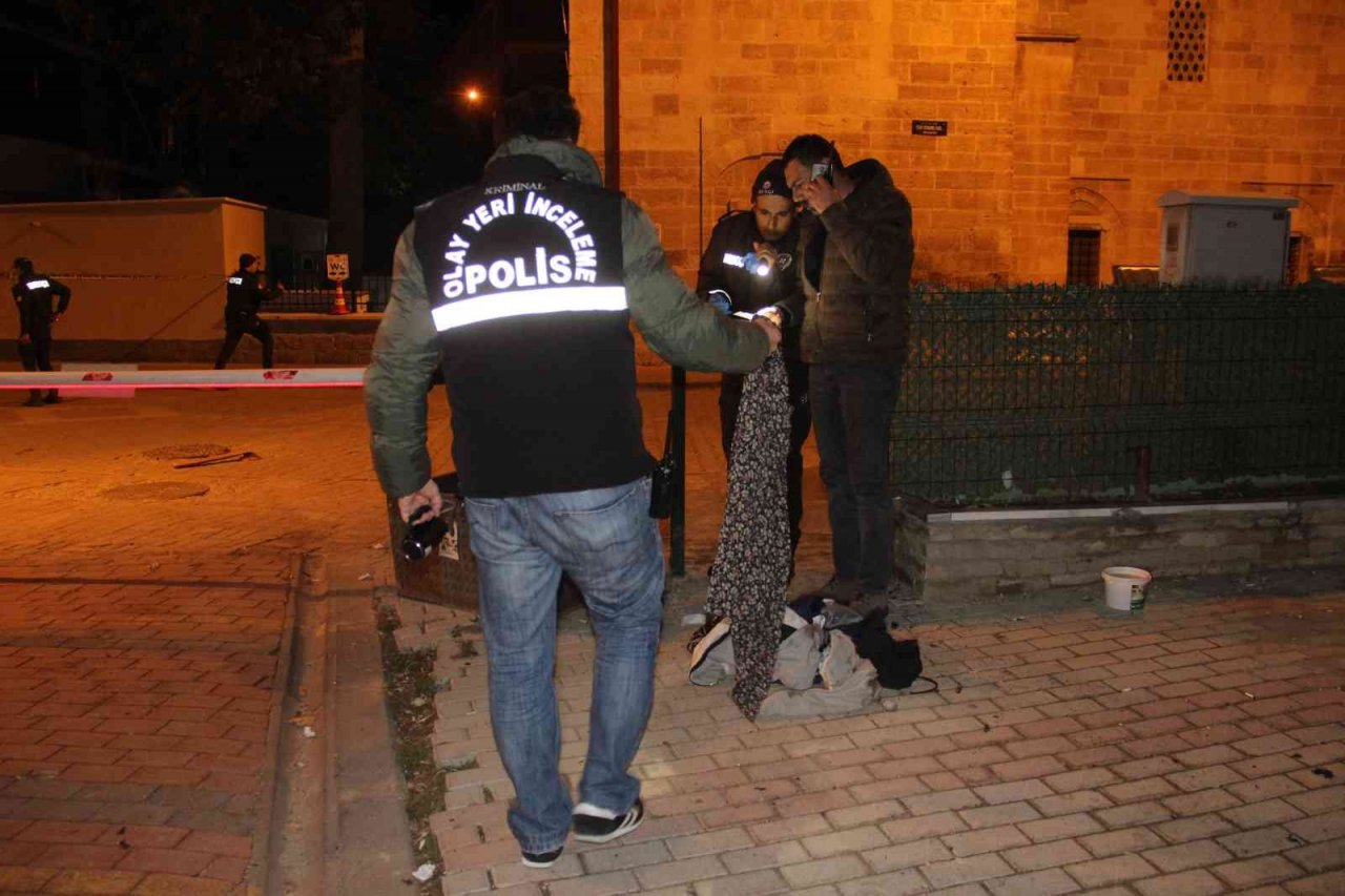 Otopark girişinde şüpheli çanta alarmı