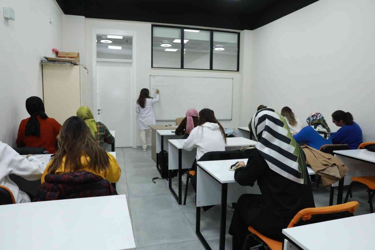 Gençler, KAYMEK’in Hazırlık Kurslarından Memnun