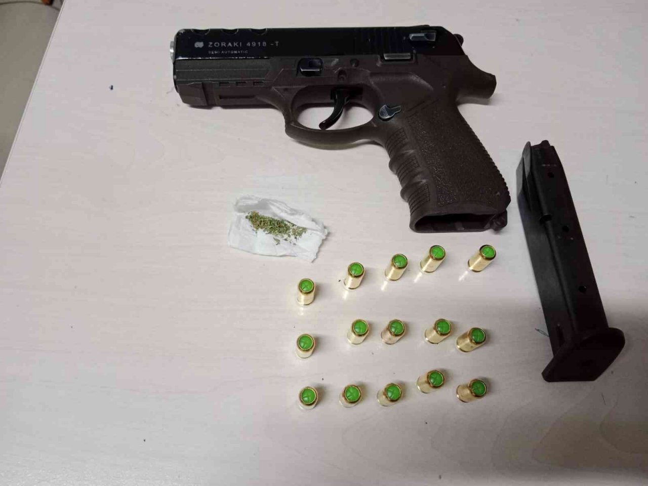 Narkotik ekiplerinden 1 günde 3 farklı operasyon: 13 gözaltı