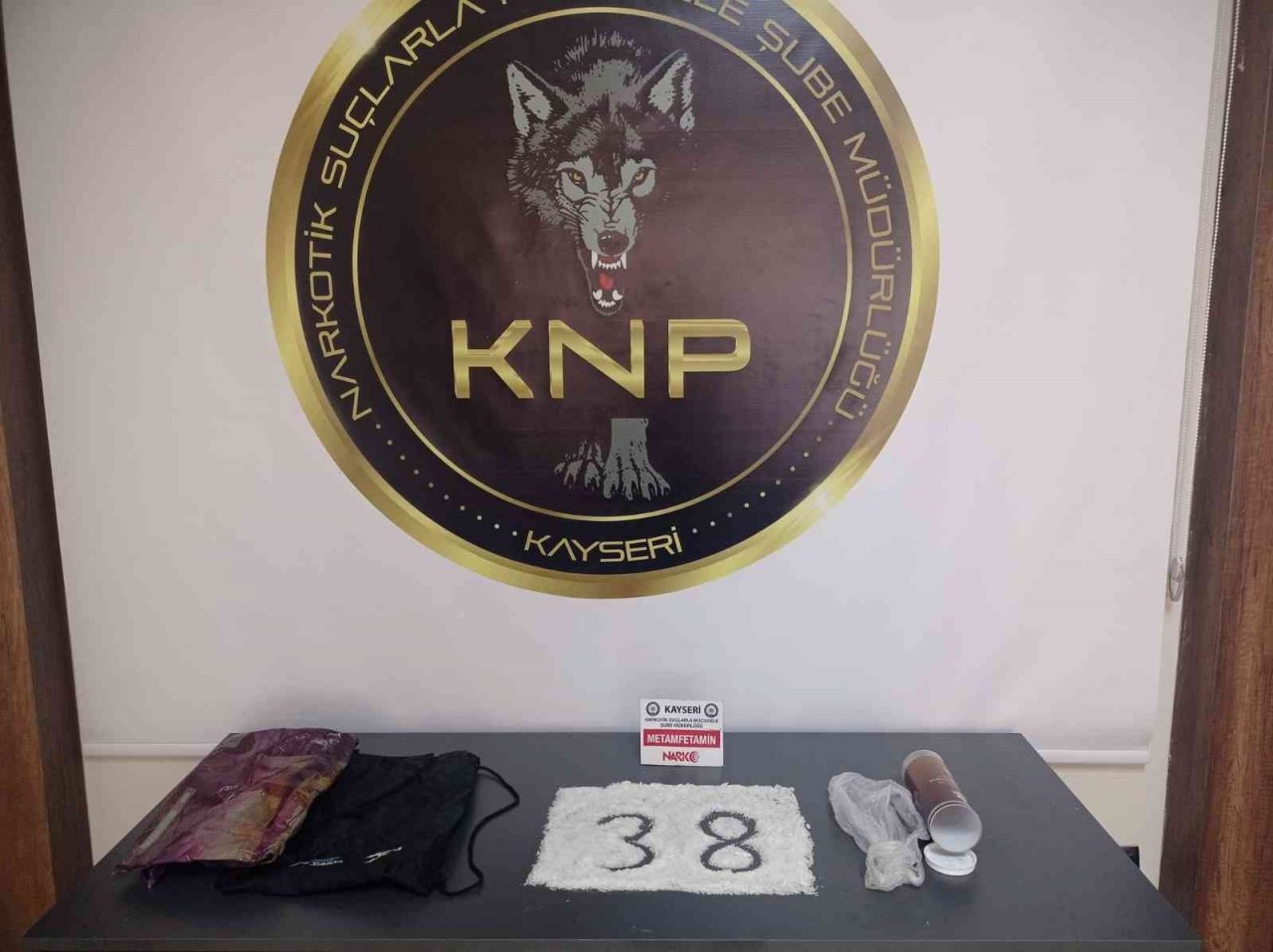 Narkotik ekiplerinden 1 günde 3 farklı operasyon: 13 gözaltı