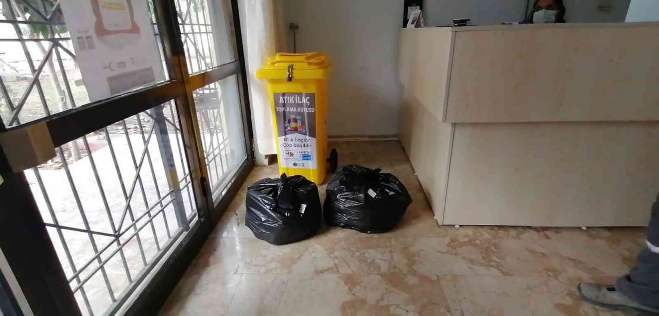 Kemer Belediyesi atık ilaçları topluyor