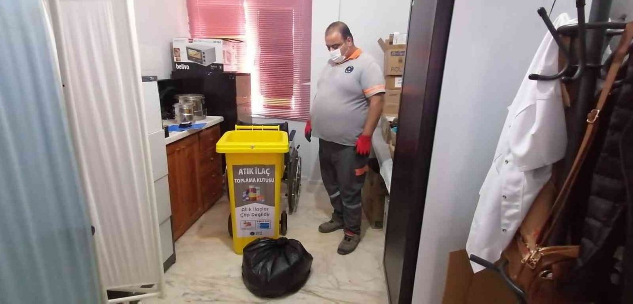Kemer Belediyesi atık ilaçları topluyor