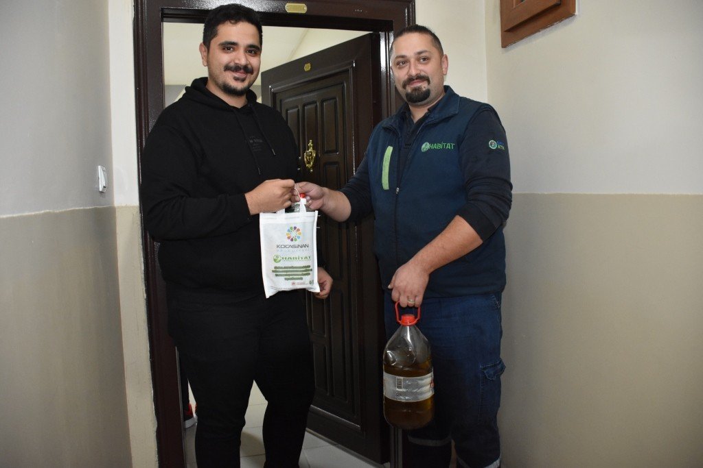Kocasinan Belediyesi’nden bitkisel atık yağa, temizlik seti hediye