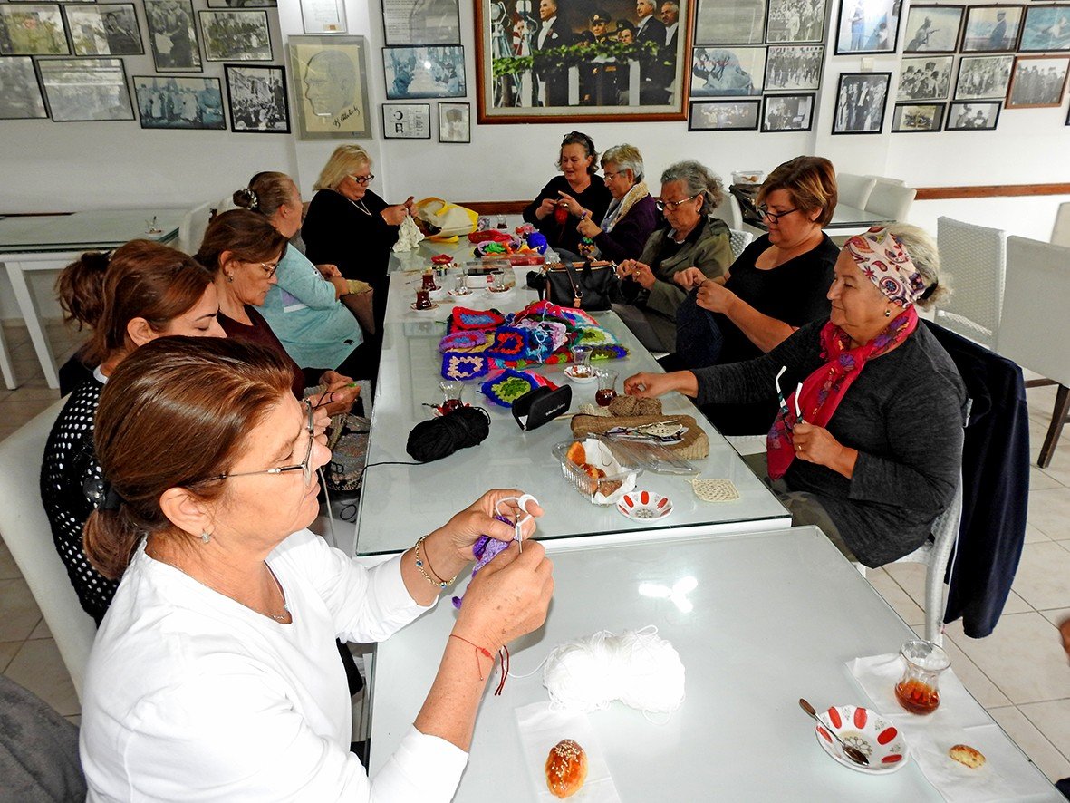 Çeşmeli kadınlar örgü günlerinde buluşuyor