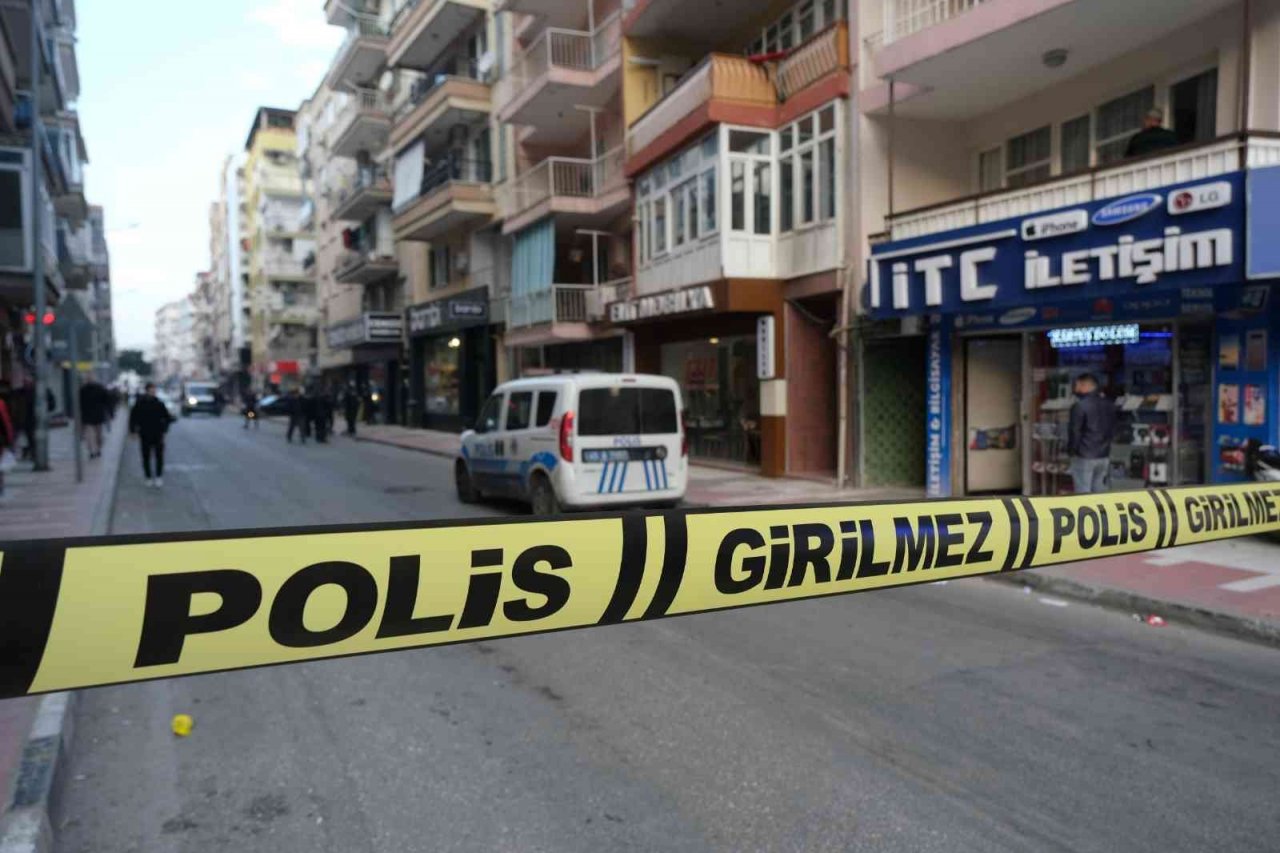 Boşanma aşamasındaki eşi tarafından vurulan kadın öldü