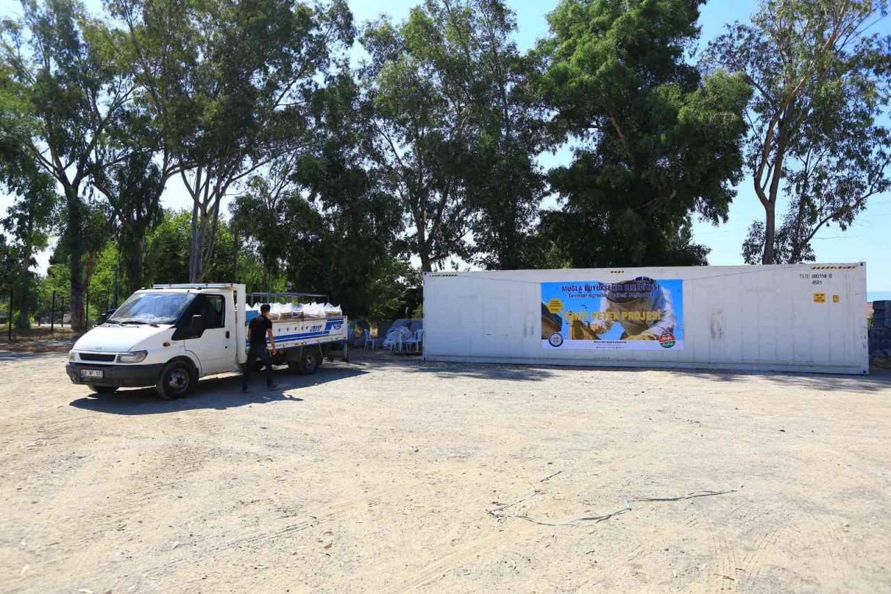 Büyükşehir Belediyesi’nde arıcılara büyük destek