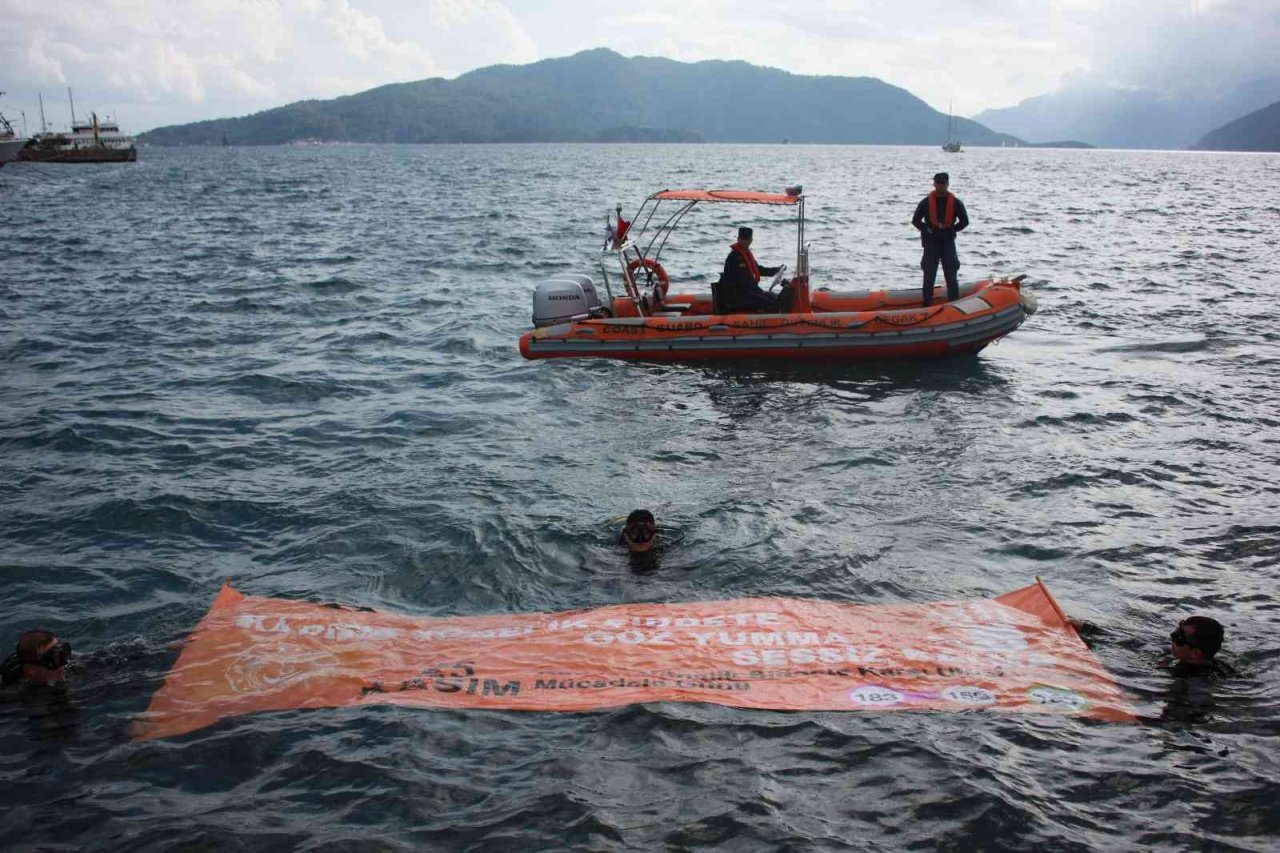 Sahil Güvenlik ekipleri bu kez kadına şiddeti önlemek için daldı
