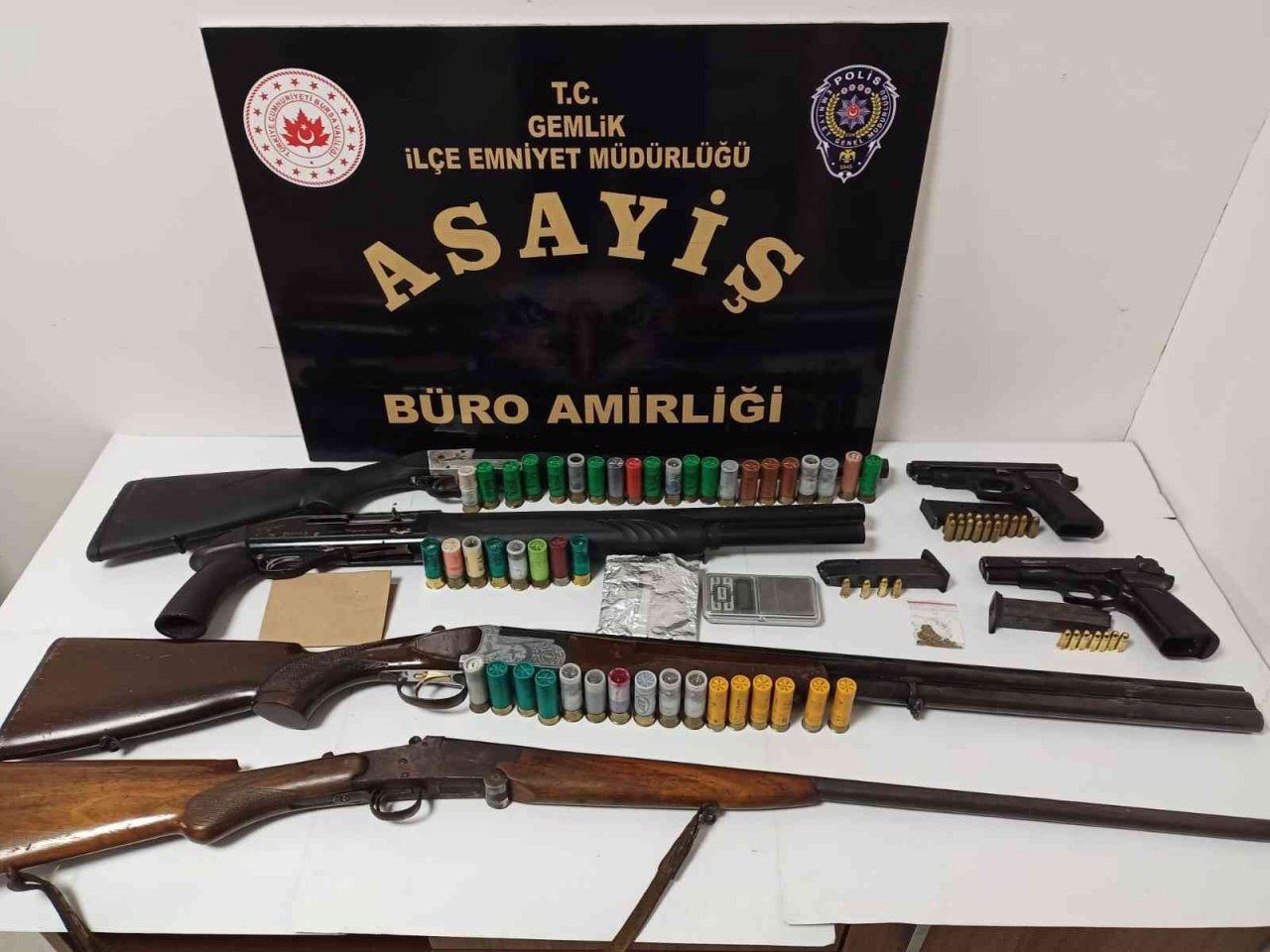 Gemlik’te dron destekli şafak operasyonu