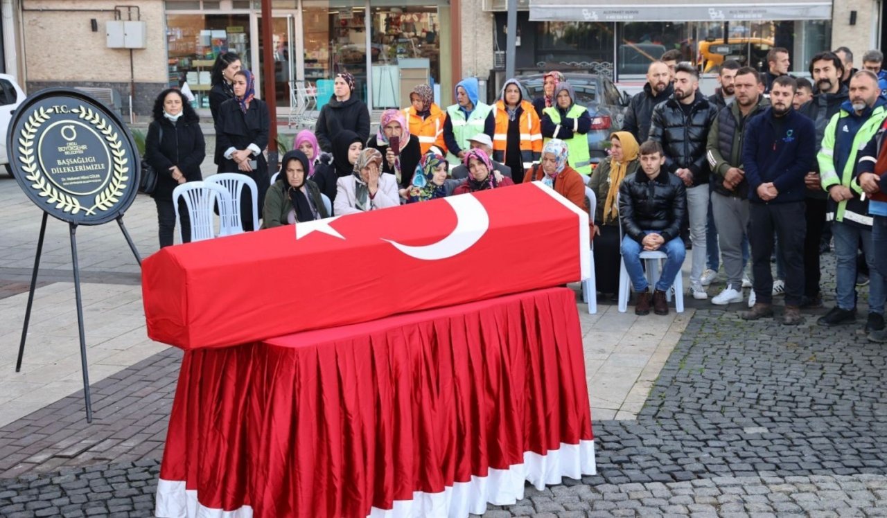 Köpek saldırısı sonucu hayatını kaybeden temizlik işçisi toprağa verildi