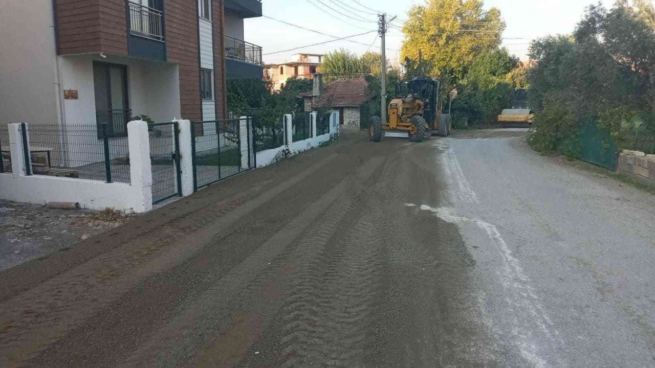 Ortaca Belediyesi yol yenileme çalışmalarını sürdürüyor