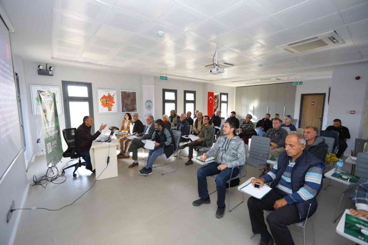 Efes Tarlası Yaşam Köyünde çiftçi eğitimleri sürüyor