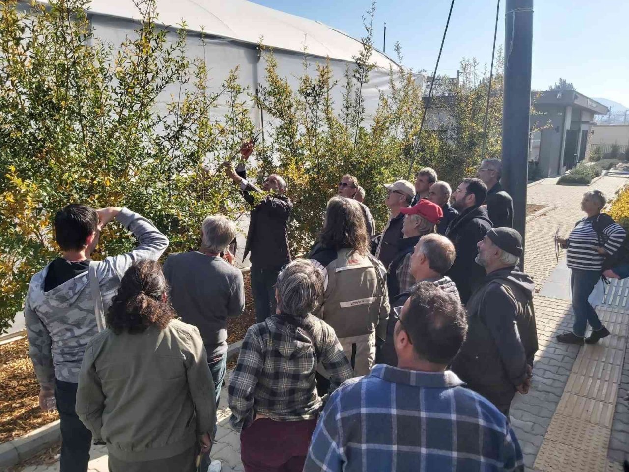 Efes Tarlası Yaşam Köyünde çiftçi eğitimleri sürüyor
