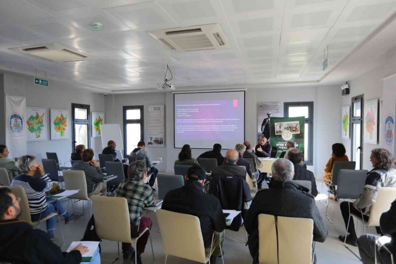 Efes Tarlası Yaşam Köyünde çiftçi eğitimleri sürüyor