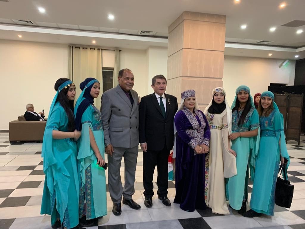 AK Parti’li Tanrıverdi’ye Filistin’den plaket