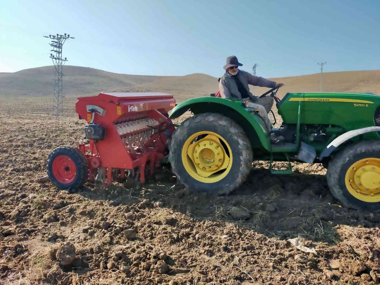 Yerli, ekmeklik ve makarnalık buğdaylarına deneme ekimi yapıldı