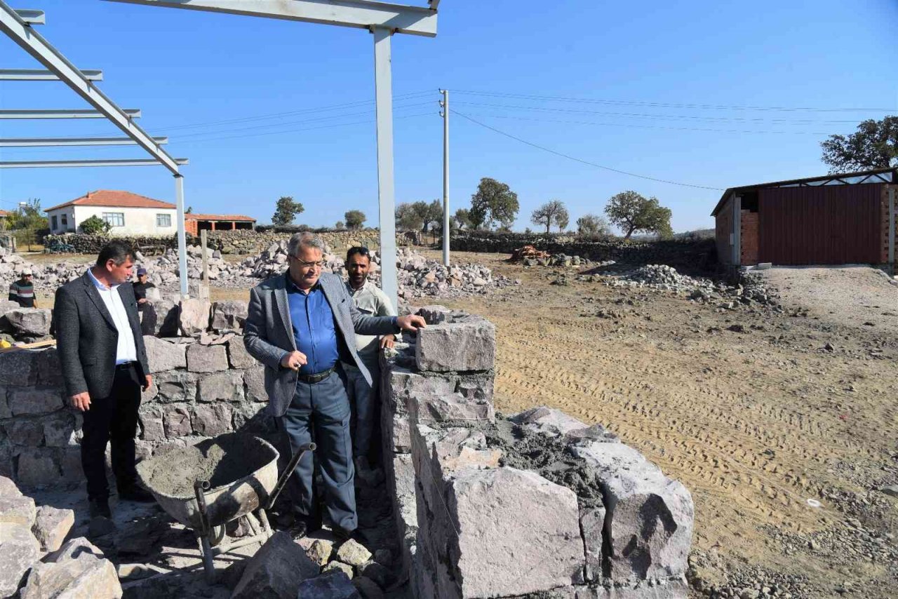 Aigai Müze ve Turist Karşılama Merkezi’nde çalışmalar sürüyor