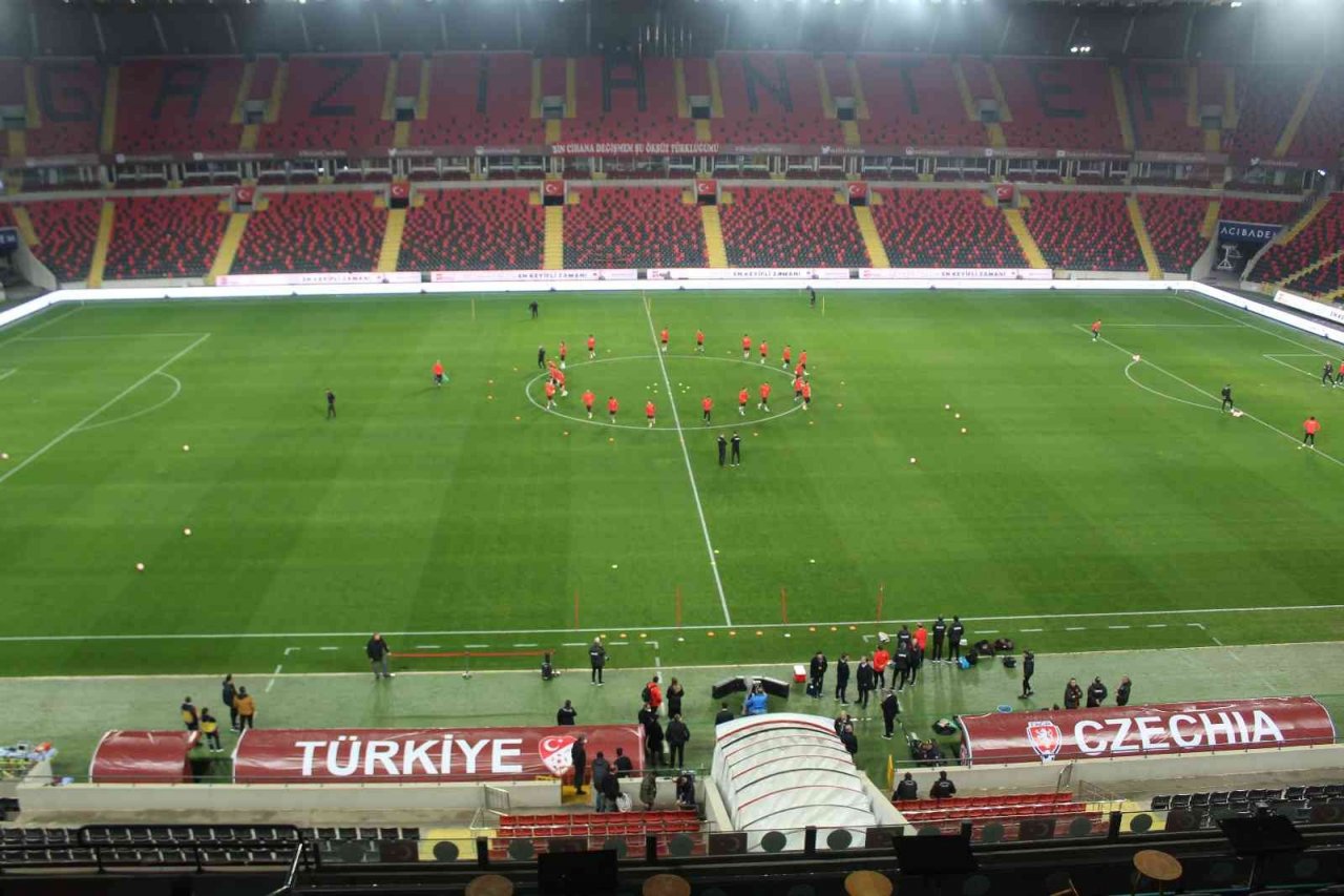 A Milli Takım, Çekya maçı hazırlıklarını tamamladı