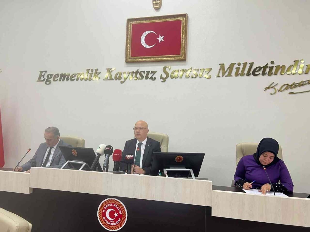 Başkan Çoban: “Hocalar ilçesi hariç sıcak asfalt ile tanışmayan hiçbir ilçe kalmadı”