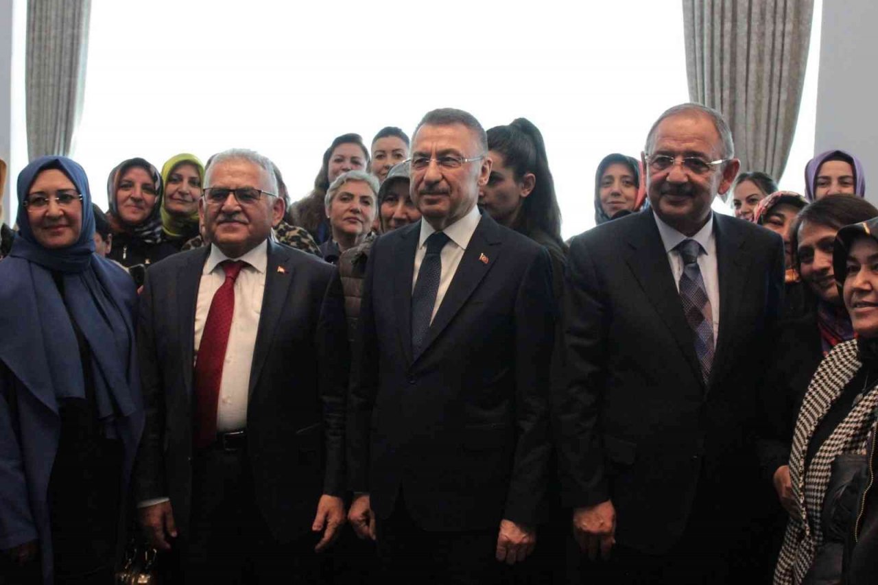 Cumhurbaşkanı Yardımcısı Oktay: "6’sını da, 7’sini de toplasanız Recep Tayyip Erdoğan’ın zekatı bile etmez"