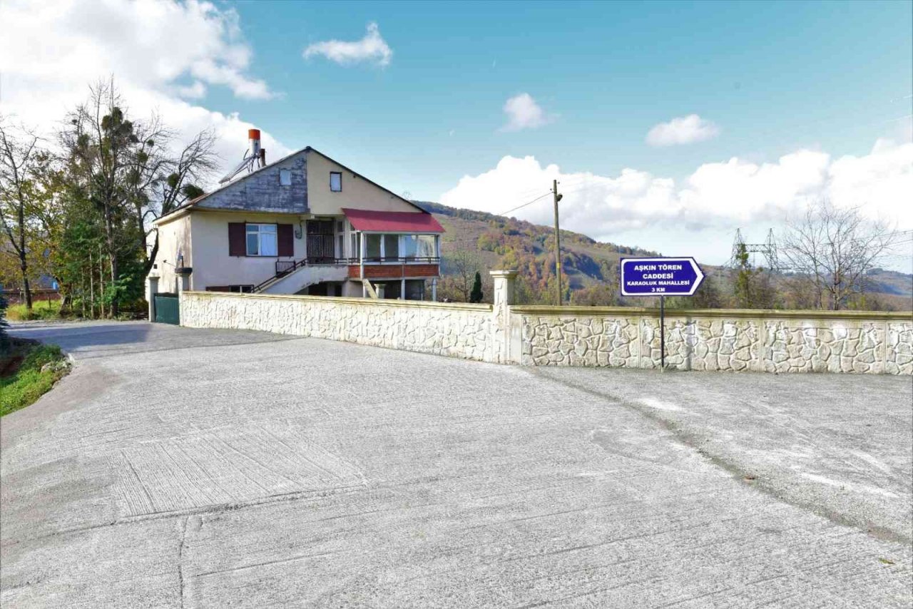 Yeşilköy Mahallesi’nde beton yol çalışması yapıldı