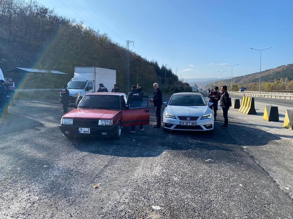 Bilecik’te 221 araçtaki 421 kişi sorgulandı