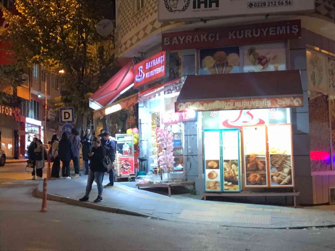 Bilecik’te yayalar kaldırım üstü konulan malzemelerden şikâyetçi