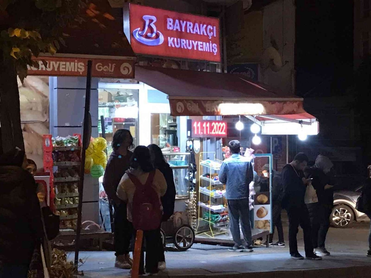 Bilecik’te yayalar kaldırım üstü konulan malzemelerden şikâyetçi