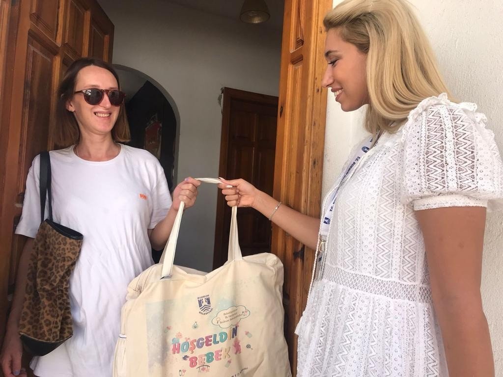 Bodrum Belediyesi ailelerin yanında yer almaya devam ediyor