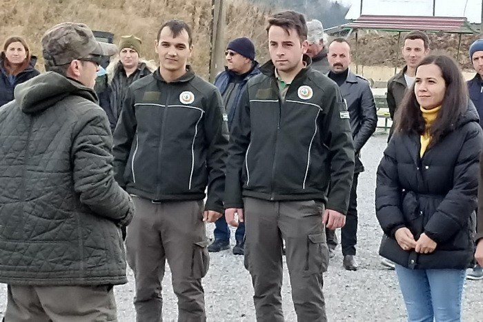 Ormancılara silah eğitimi