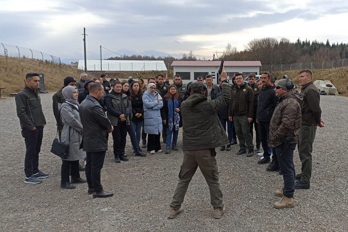 Ormancılara silah eğitimi