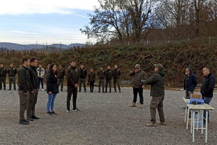 Ormancılara silah eğitimi
