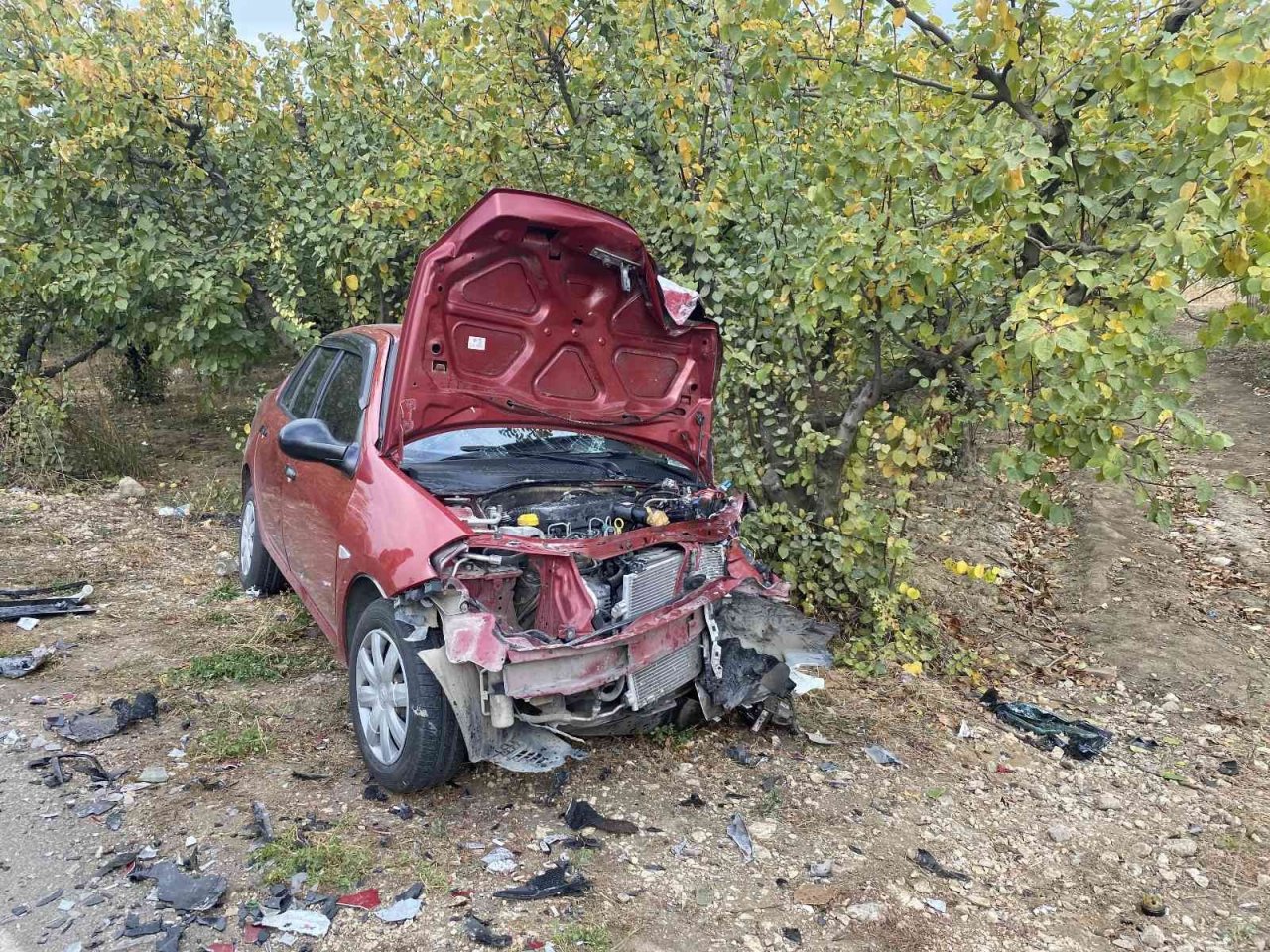 Bursa’da otomobiller kafa kafaya çarpıştı, ortalık savaş alanına döndü