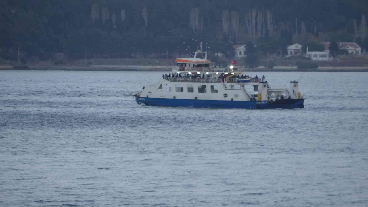 Gökçeada ve Bozcaada’ya yarınki feribot seferleri iptal edildi