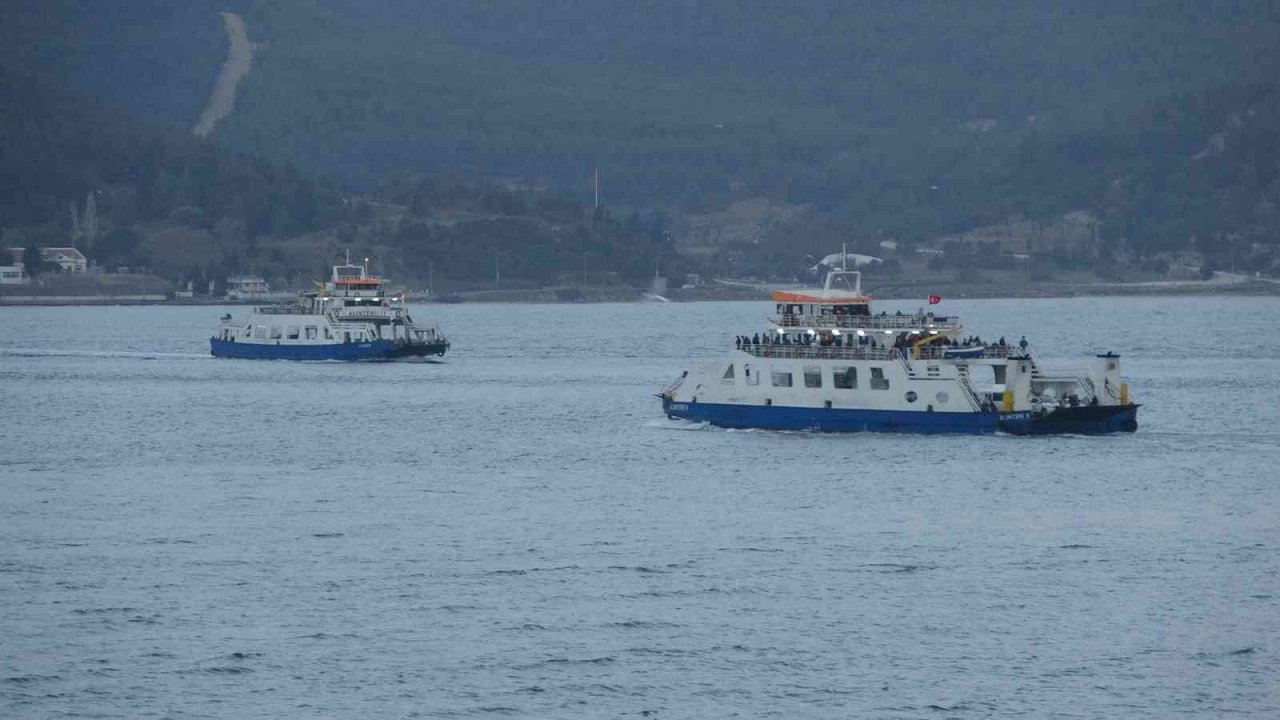 Gökçeada ve Bozcaada’ya yarınki feribot seferleri iptal edildi