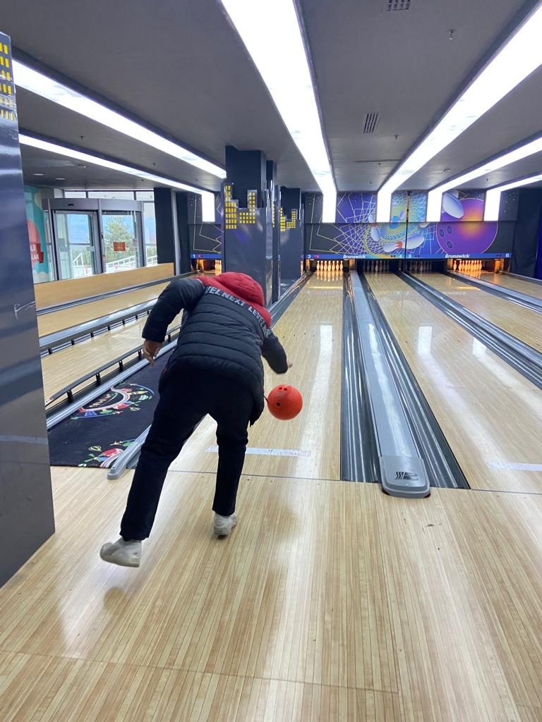 Önce piknik sonra bowling