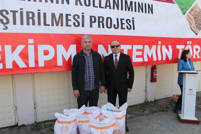 221 üreticiye 95 bin kilo buğday dağıtıldı