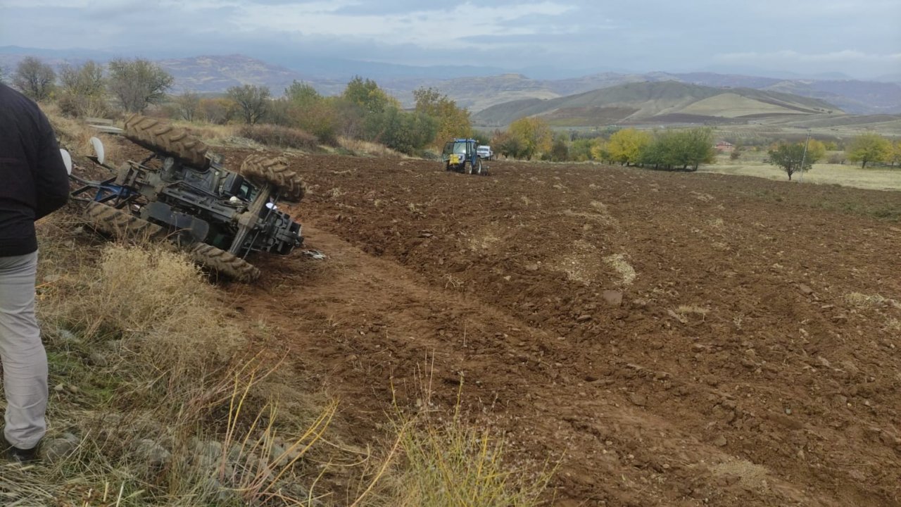 Elazığ’da traktör devrildi: 1 yaralı