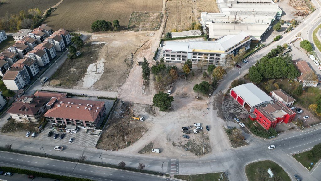 İnegöl’ün batı girişi yeni düzenlemeyle daha güvenli hâle geliyor