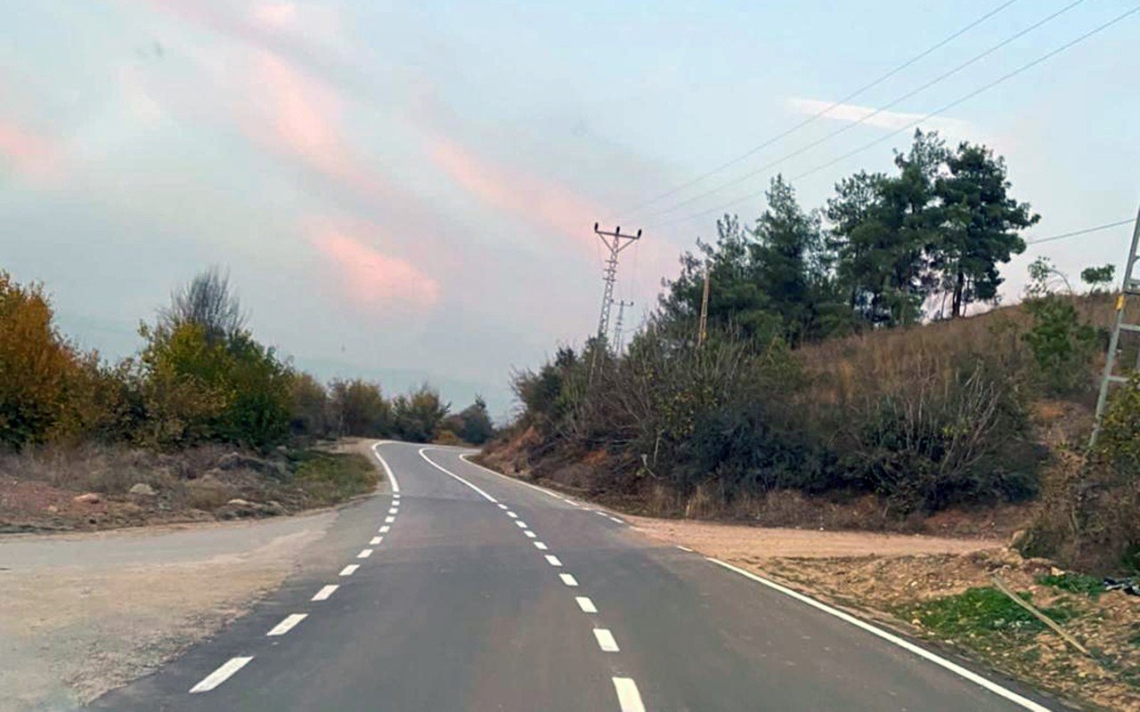 Köy yollarında yol çizgi çalışmasına başlandı